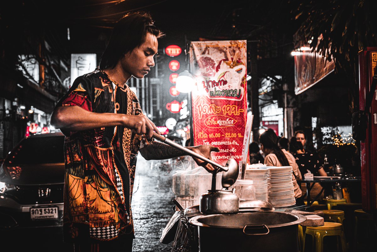 Chinatown, Bangkok🇹🇭 So busy. Amazing street food. Wanna go back. #bangkok #thailand #travel