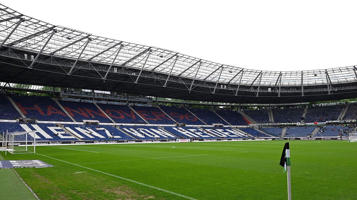 ℹ️ Länderspielpremiere in Hannover 😍 Unser Spiel gegen Österreich am 16. Juli wird in der Heinz-von-Heiden-Arena ausgetragen. Infos zu Tickets folgen zeitnah. Hannover, wir freuen uns auf euch! 🖤❤️💛 📸 Getty