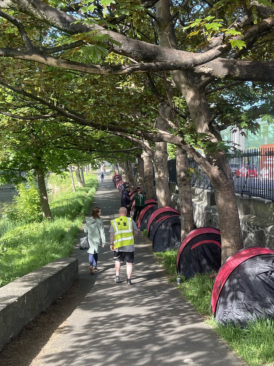 27 tents sheltering homeless asylum seekers have been pitched along the Grand Canal in Dublin City Centre. The tents have appeared in another area of the canal, between the McCartney Bridge and the Leeson Street Bridge, just upstream from were the tents were removed yesterday.