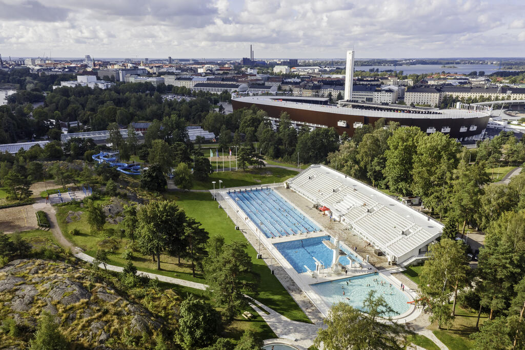 Kaikki uimapedot, tervetuloa polskimaan! 🏊‍♂️ Uimastadion avautuu äitienpäivänä eli sunnuntaina 12.5. ja on auki 8.9. asti. Kumpulan maauimala puolestaan avautuu maanantaina 27.5. on auki 18.8. asti. #Helsinki hel.fi/fi/uutiset/hel…