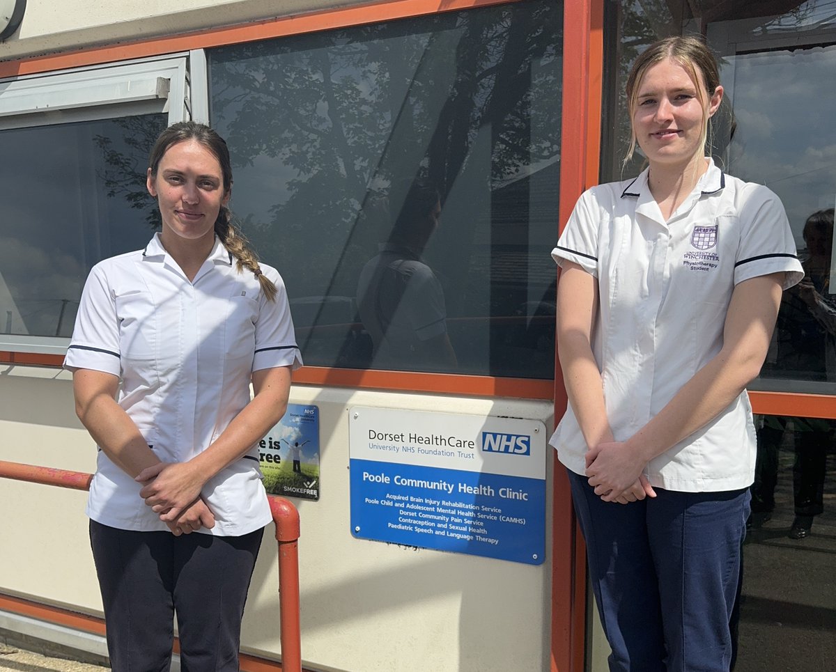 _UoWNews's tweet photo. Physiotherapy students @_UoW Sophie Coombes and Ellie Skinner are running 10k in aid of Green Minds allotment group which runs weekly sessions for sufferers of brain injury. To find out more and to sponsor them visit https://t.co/QZhQpVvXRE https://t.co/iW6RqapeaX