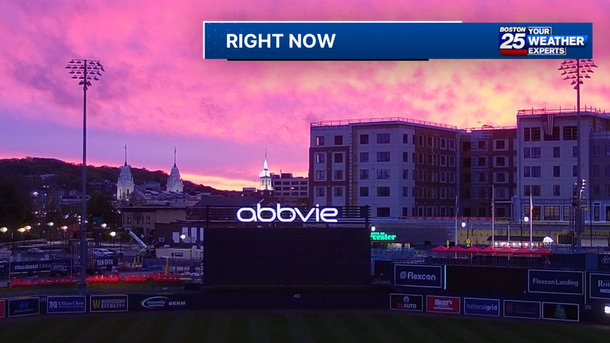 ShiriSpear's tweet photo. Talk about a glowing sky... Check out #Worcester!!! @polarpark https://t.co/7DQG5PppcY