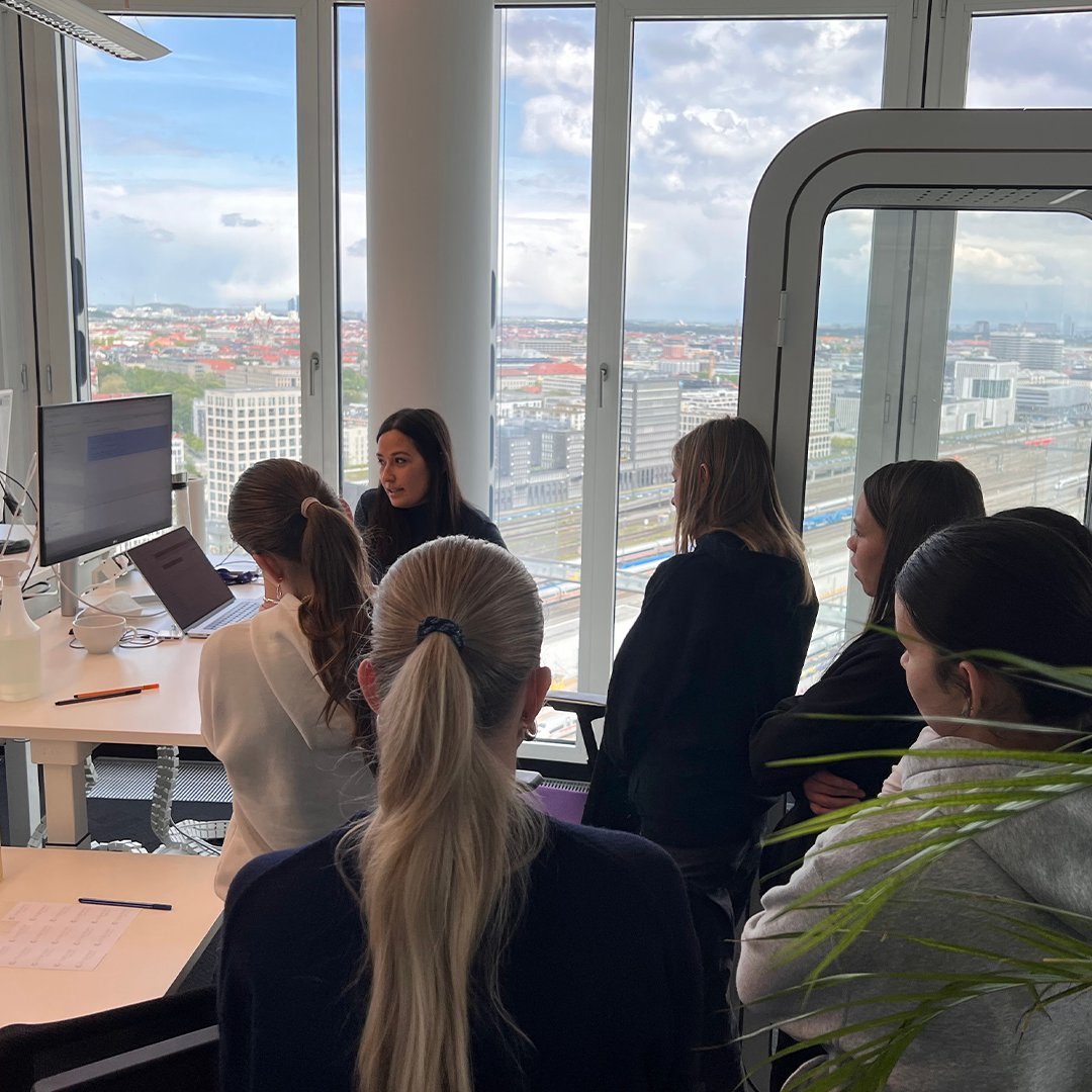 Our Munich studio recently hosted Girls Day, providing six school-age aspiring tech leaders a glimpse into the exciting world of engineering and IT 🌟 Together, let's continue to pave the way for more girls in tech! Join the dream team: linkedin.com/company/cogniz… #GirlsInTech