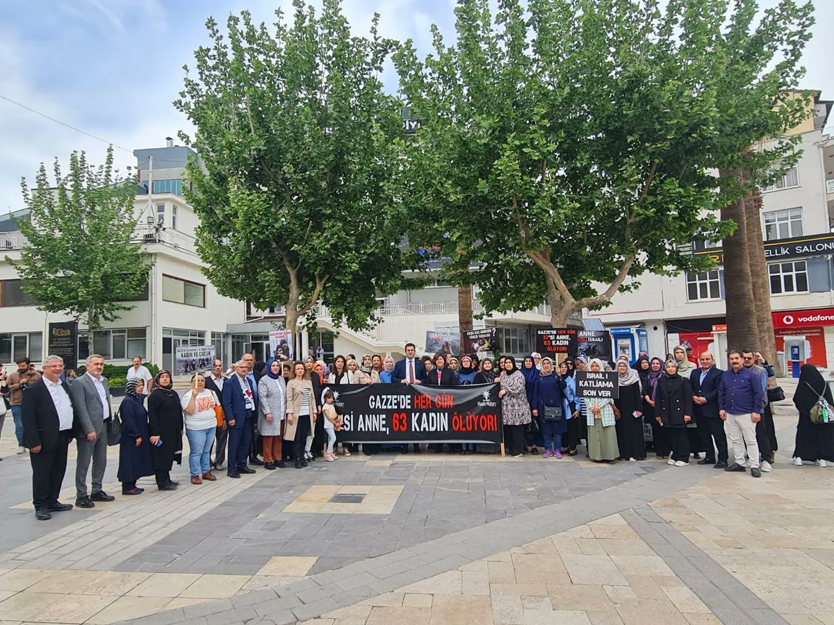"Savaşın da bir ahlakı, hukuku vardır. Sivillerin hedef alındığı saldırıyı haklı gösterecek tek bir neden dahi olamaz."

Recep Tayyip Erdoğan 

#AnnelerİçinSusma