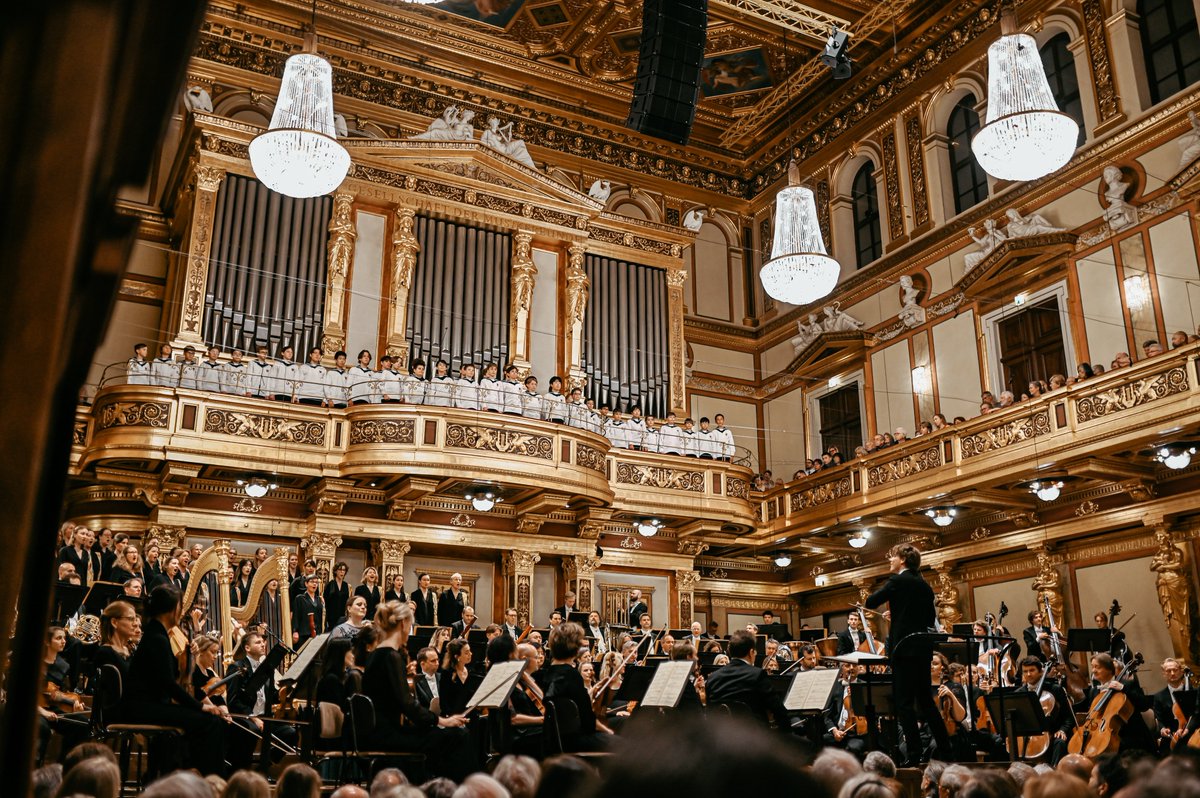 With yesterday’s performance of #Mahler3 we say goodbye to the @ConcertgbOrkest and @klausmakela and thank them for a memorable visit. We'd also like to thank the Vienna Boys Choir, the @Singverein and mezzo-soprano Jennifer Johnston for immersing us in Mahler’s world ✨🎶