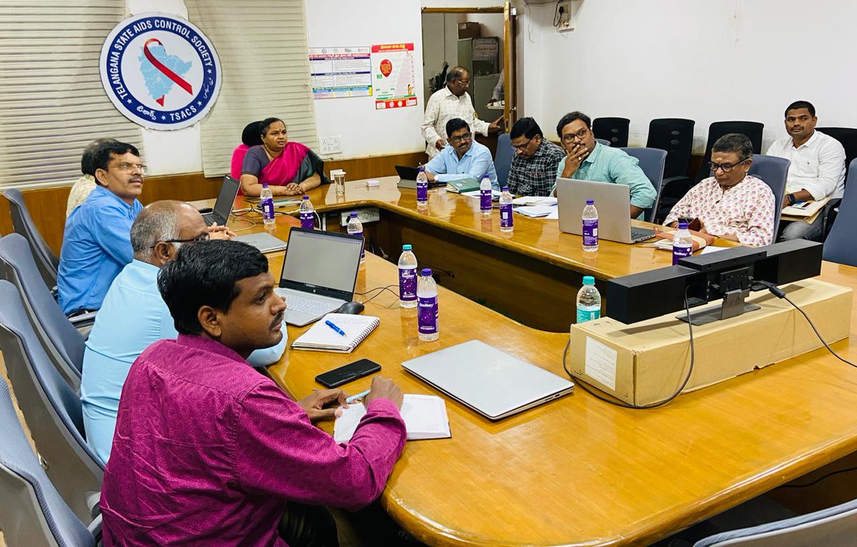 Hon'ble Project Director Smt.K.Hymavathi, IAS, conducting a review with DAPCUs staff on the Index Testing Campaign along with Dr.P.Prasad, APD, JDs & DD on 10.5.'24 @Indextesting @STI @MoHFW_INDIA
@NACOINDIA @HivAwareness @IndiaFightsHIVandSTI @Redribbionclub