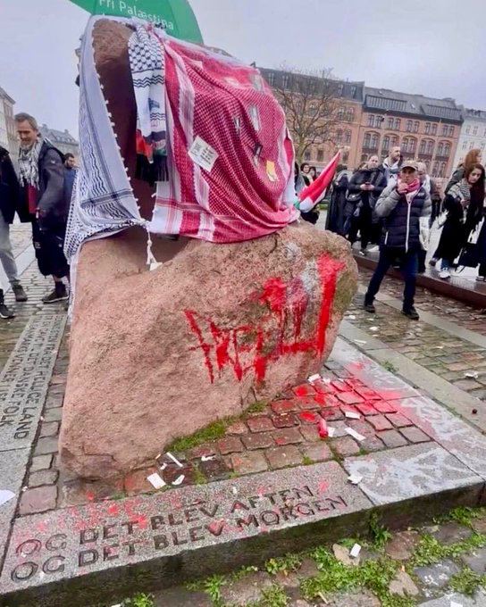 In Kopenhagen wurde das Shoah-Denkmal geschändet. Sie nennen es #Antizionismus. via @M_Schaub