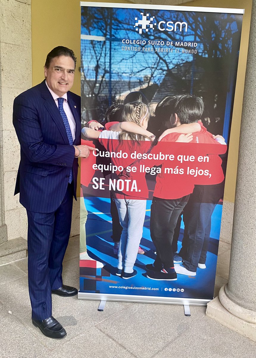 embsuizaespana's tweet photo. El @colegiosuizomad, más que un centro de excelencia educativa, es una gran familia de la cual forman parte sus ex estudiantes, “Alumni”. Fue un placer reunirlos en la Residencia de @embsuizaespana y participar de la entrega de varios premios a los mejores trabajos de graduación. https://t.co/IusH1Np2Lf