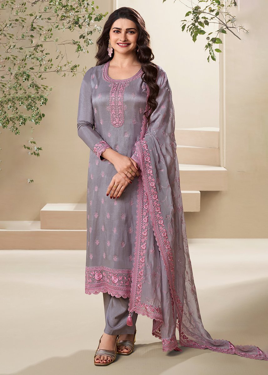 Dola Silk Thread Embroidered Wedding Salwar Suit | Available Now

💰 – $61.99/- USD – Semi – Stitched

🔍 Product Code – “VN6828”
 
 🛍️ Shop Now –   empress-clothing.com

#EmpressClothing #salwarsuit #salwarsuits #salwarkameez #salwarkameezsuit #salwarsuitonline