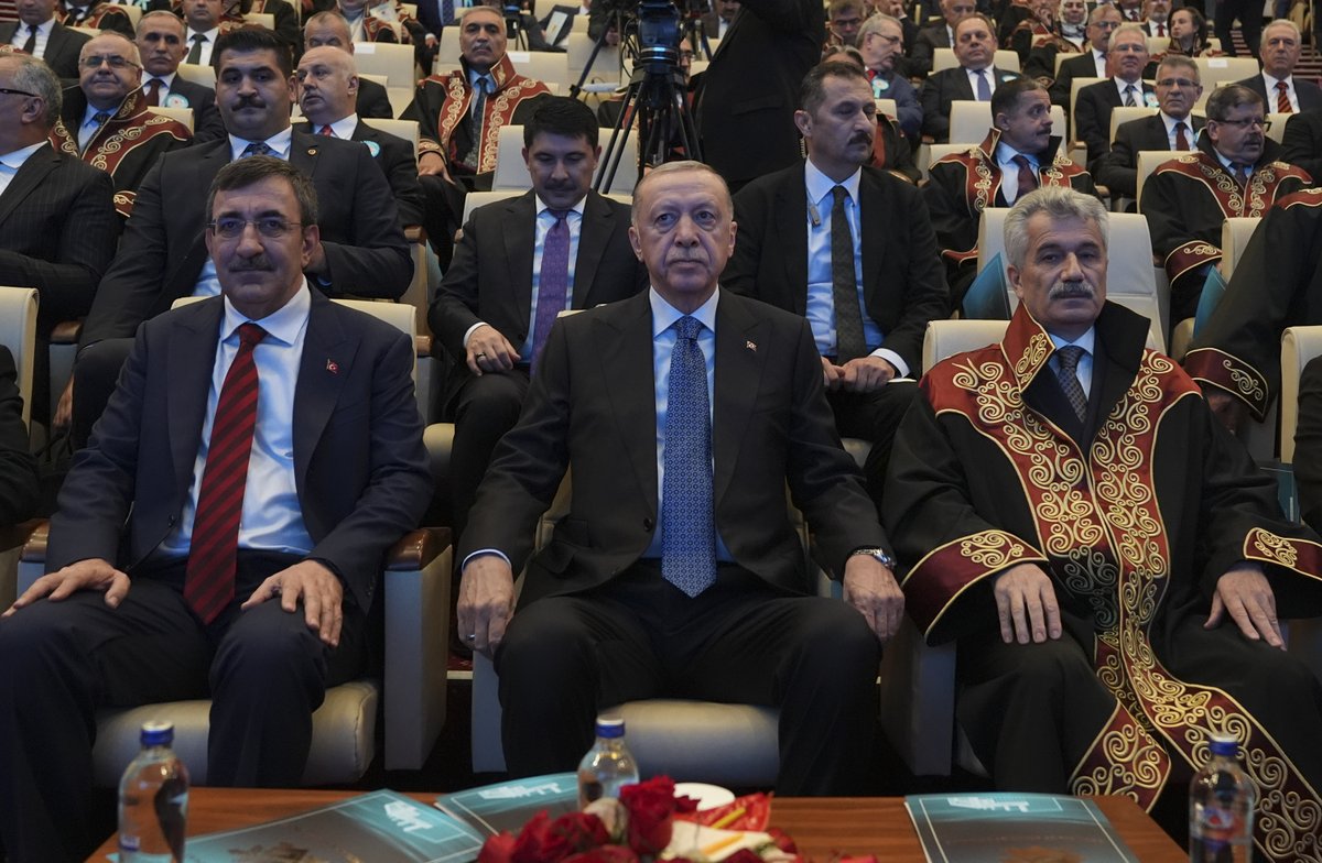 Cumhurbaşkanımız Recep Tayyip Erdoğan, Danıştay Konferans Salonu'nda düzenlenen İdari Yargı Günü ve Danıştay'ın 156. Kuruluş Yıldönümü Töreni'ne katıldı.