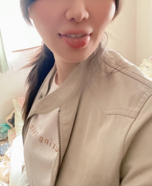 a_ya33nee's tweet photo. 私の本アカ公開中！
直接メッセくれたら嬉しいです～
エッチな事いっぱいしたいです～
エロ活中なのでよろしくお願いいたします。
見つけてね💕
↓↓
https://t.co/34JAUL6kYu

#裏アカ男子と繋がりたい
#裏アカ女子
#セフ募集中
#オフパコ募集
#ヤリモクのいいねください https://t.co/0tneaVbtVJ
