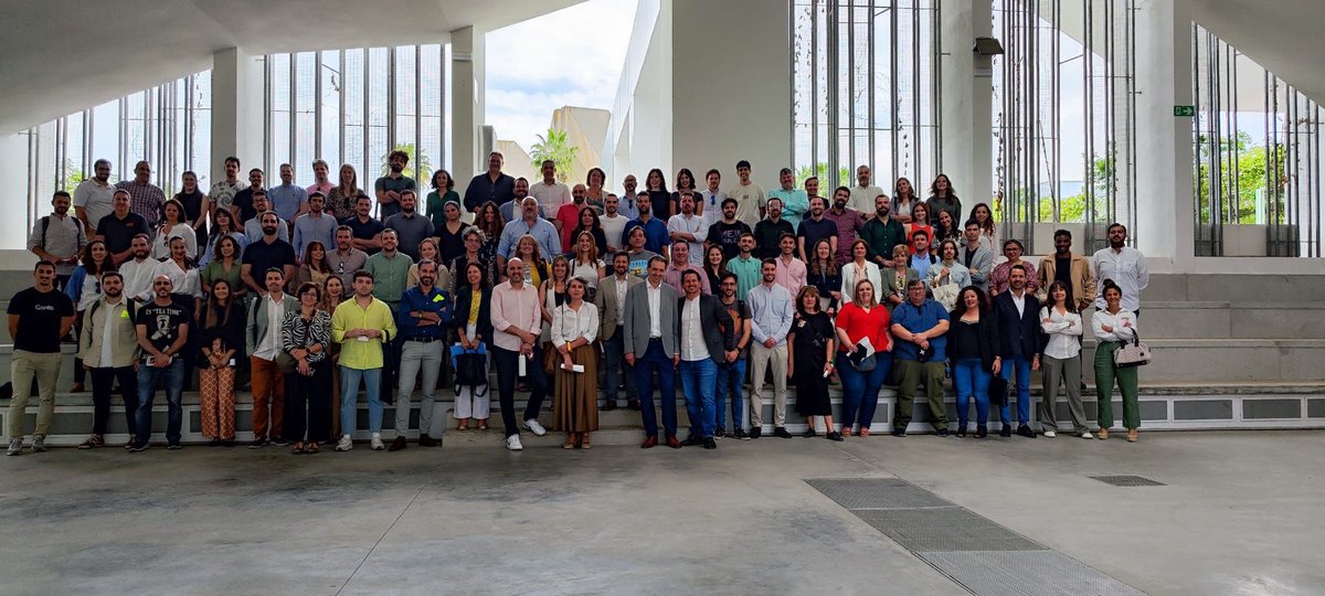 Ennde3d's tweet photo. Foto de familia del 1er encuentro del ecosistema @SVQ_Emprende. En un enclave tan ideal como el @PCTcartuja y @cartujaqanat un éxito de convocatoria!
Con @aemprende, @camaradesevilla, @biomedal, @StartupLabSpain, @impulsame, @Ayto_Sevilla https://t.co/LcYiNWvuwB