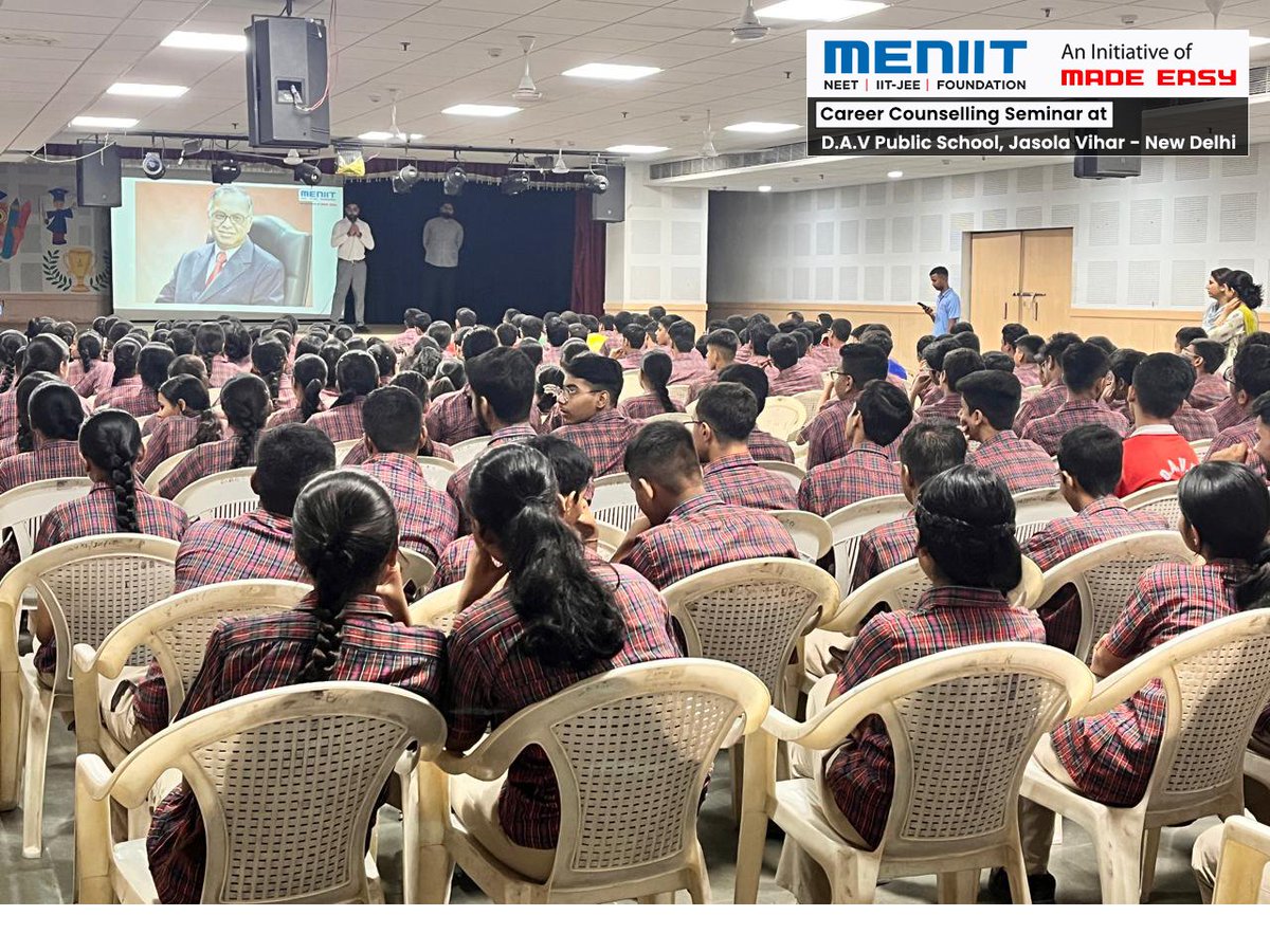 At DAV public school, Jasola Vihar - New delhi, the MENIIT (MADE EASY for NEET & IIT) Team organized a career counseling seminar. More than 250 students from classes X, XI, & XII, accompanied by teachers, enthusiastically took part.

#MENIIT #MADEEASY #NEET #IITJEE #FOUNDATION