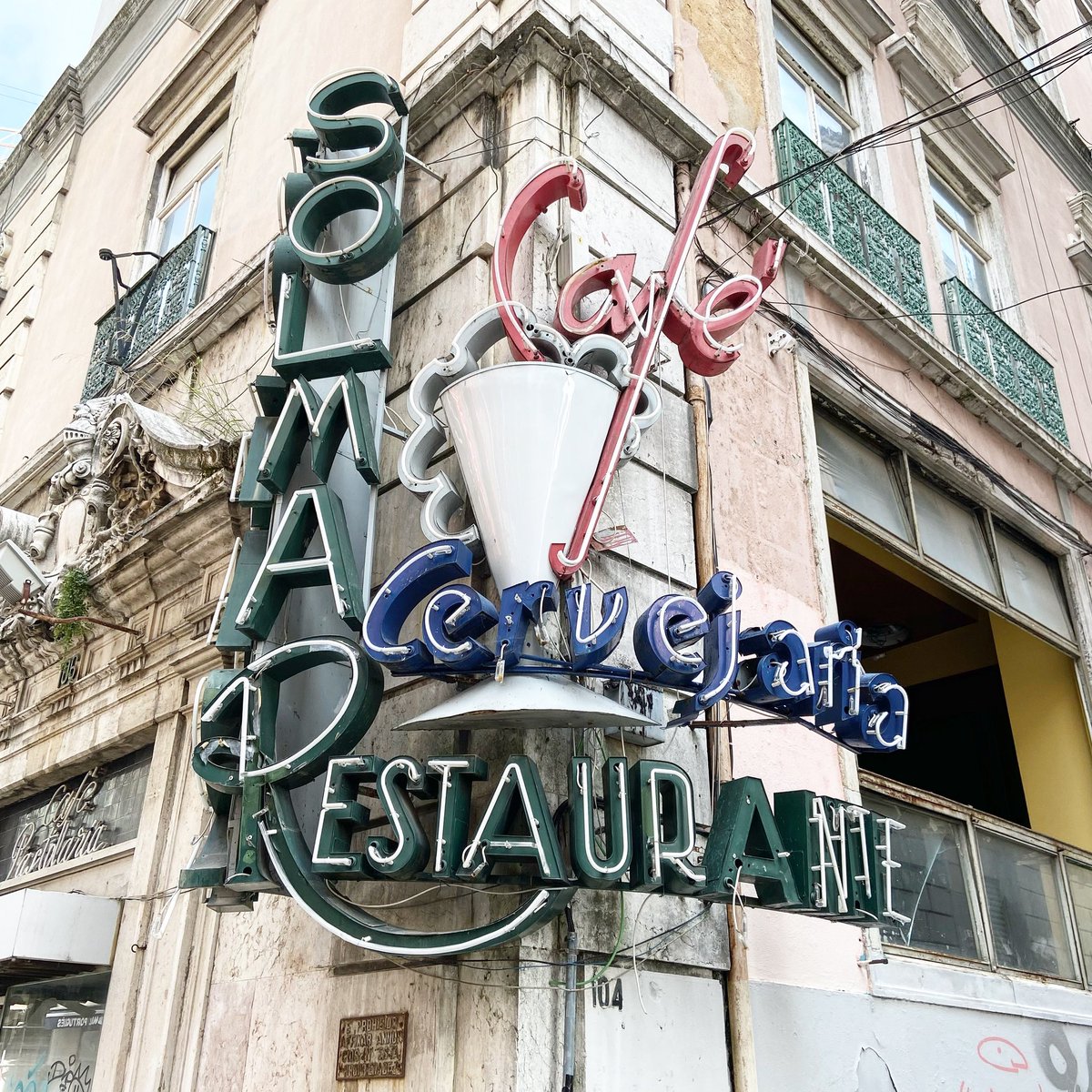 One of my favourite pass times.

Taking photos of old signs.

Lisbon, vintage neon edition 😍

Follow @thisway_london for news views and anything and everything that inspires our work.

#signspotting #lisbon #ghostsigns #london #signage #wayfinding #neon