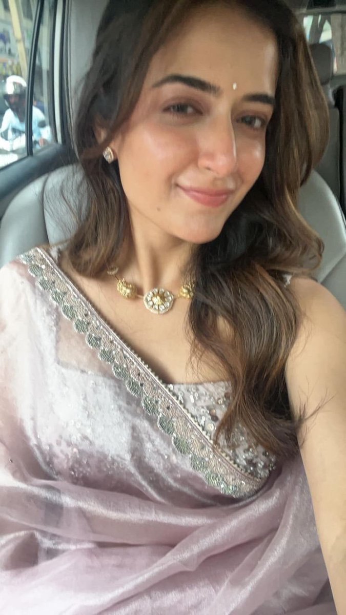 #AshikaRanganath recently shared her story on social media, she looks gorgeous in a saree
#AkshayaTritiya #AkshayTritiya2024 #actress #NaaSaamiRanga #amigos #Kollywood #kollywoodactress