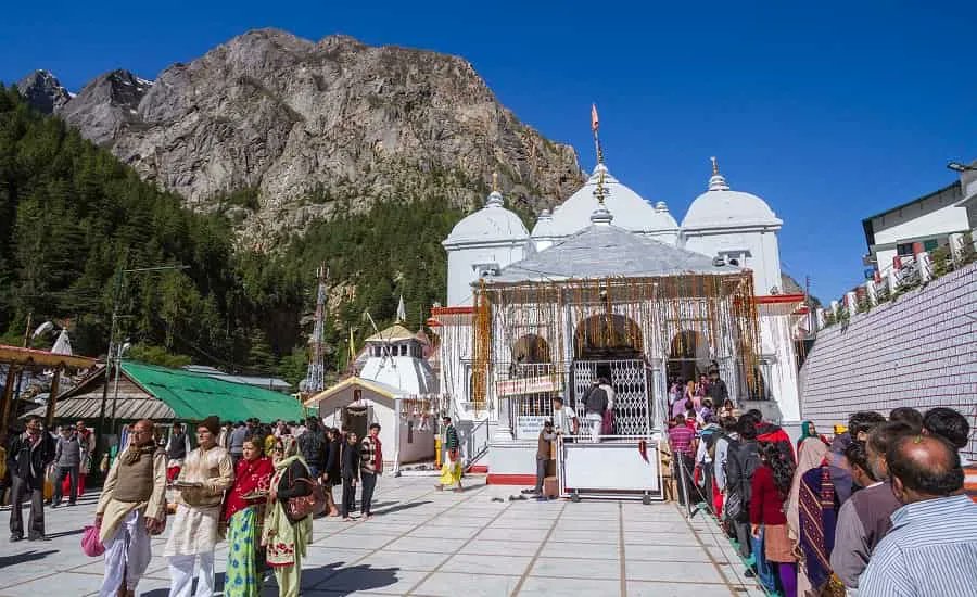 On the occasion of #AkshayaTritiya , the doors of #Gangotri Dham have been opened for devotees amidst full rituals and #Vedic chanting.