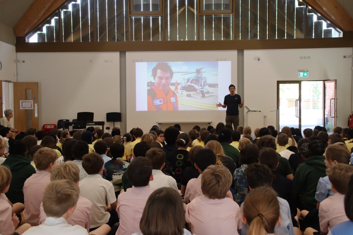 Thank you @Kevin_Fong for giving #AlleynsYear5 and our visiting friends from @LyndhurstSE5 @TheBelham @heberschool an inspiring talk about space today and for answering all their many questions! #Astronaut #AllWeCanBe #AlleynsPartnerships