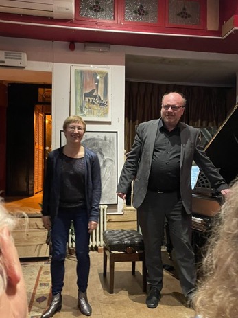 Wonderful evening yesterday at the Red Hedgehog for my #Boulez book launch! I can't thank Ian @ianpacemain enough for his generosity, commitment and extraordinary performance - thanks also to Michael and Crispin from @boydellmusic and everyone who came to listen!🥰