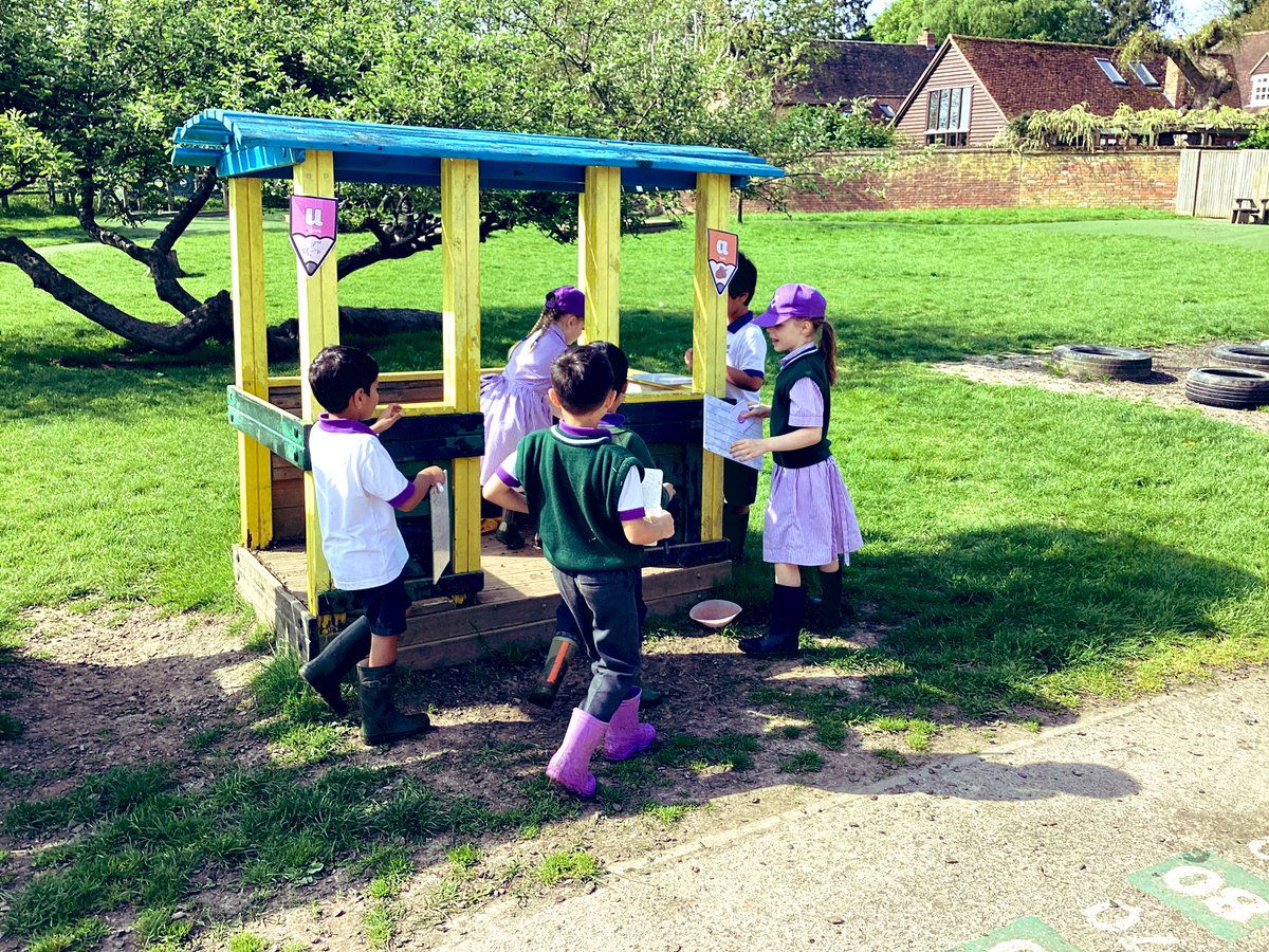 #YorkHouseY1 were busy learning their long vowel sounds in this morning. They had to work as a team  and search the orchard to find all the hidden pictures, then use their long vowel sounds to write the matching words.#AdventureAwaits #phonics #activelearning