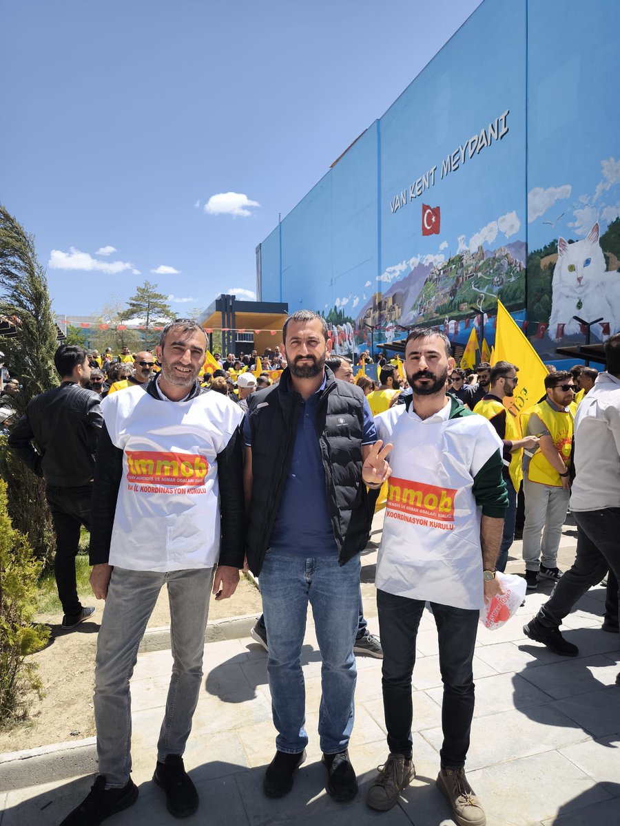 Eğitim emekçilerini değersizleştiren, itibarsızlaştıran, açık hedef haline getiren yaklaşım ve uygulamalara karşı;
yapılan yürüyüş ve basın açıklamasına katılım sağladık. Eğitimde Şiddeti Kabul Etmiyoruz!  
@EgitimSenWan <a href="/TMMOB1954/">TMMOB</a>