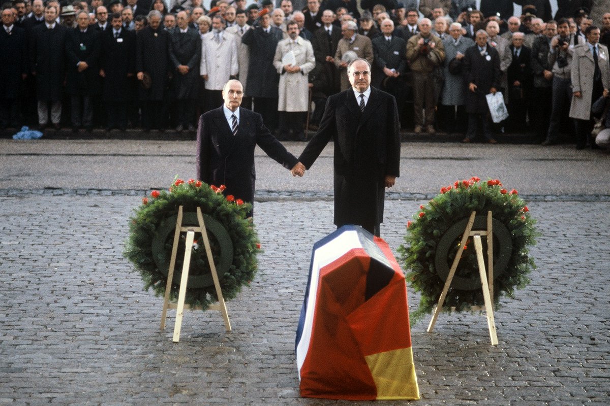 🌹 « La France est notre patrie, l’Europe est notre avenir. » Le 10 mai 1981, François Mitterrand devenait le premier président socialiste de la Vème République. Fervent défenseur de la construction européenne, il a aussi œuvré pour que l'Europe soit sociale et démocratique.