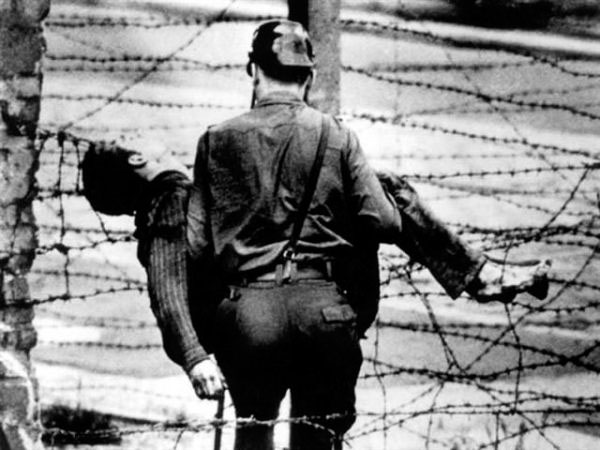Happy #EuropeDay and a reminder that @EU border policy kills far more people trying to cross European borders in a year {at least 823 in 2023} than the Berlin Wall did in its entire 28 year history {approx 140}.