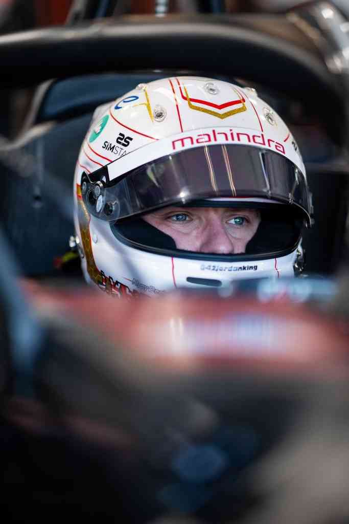 We have some exciting news! This weekend, @42jordanking is taking the track by storm in his debut with @mahindraracing in the Formula E championship in Berlin! We're thrilled to be featured on the helmet and all of us here at SimStaff are cheering him on! #formulae #racingnews