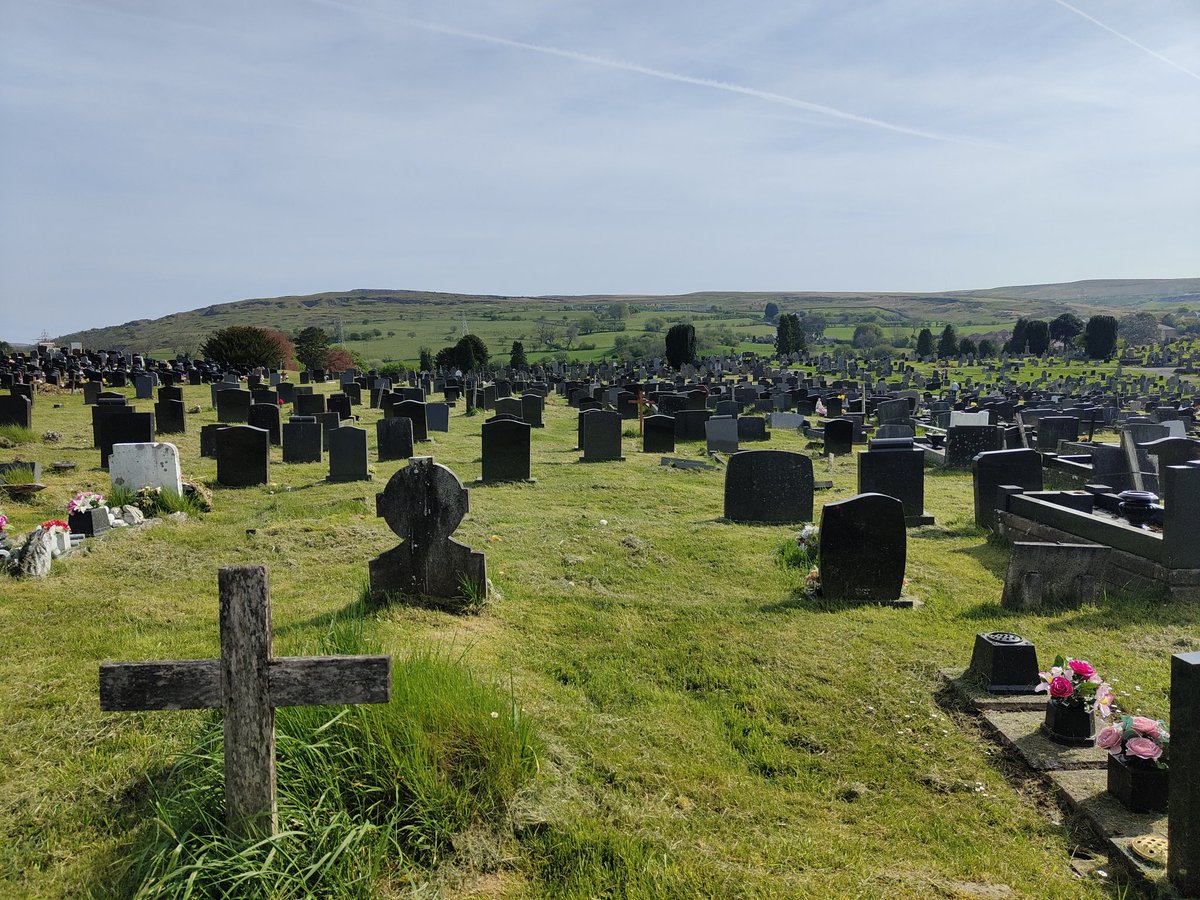 Absolutely beautiful day to be out working today. Factor 50 at the ready!🌞🌞🪦🌸