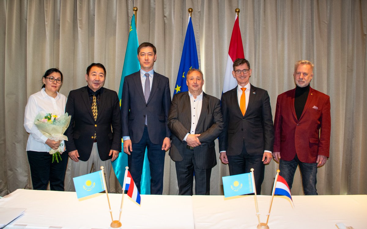 🇰🇿🇳🇱Kazakhstan and the Netherlands Sign 8 Commercial Documents 🔗Learn more: invest.gov.kz/media-center/p…