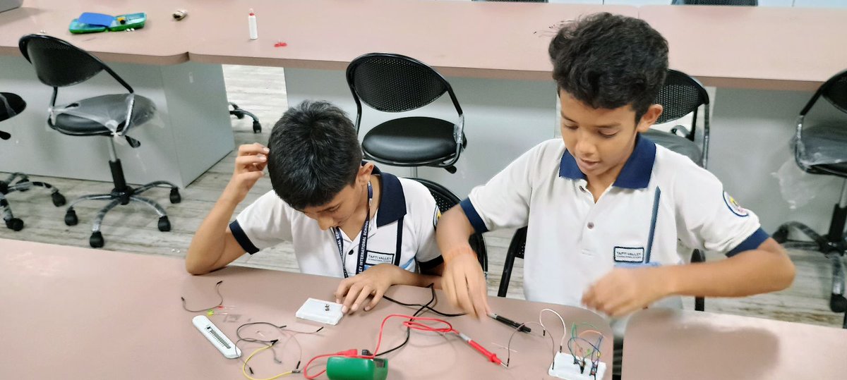 Atal Tinkering Lab @ TVIS:

Students from classes 7 and 8 have successfully completed Level 1 at the ATL tinkering lab, held in April.