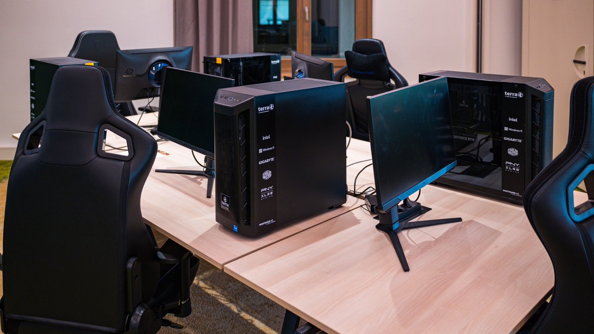 Unser nächstes Bootcamp in Österreich beginnt heute! 

Die Talents sind noch im Zug, aber der Staff war am Morgen schon fleißig! 🦾

Geben euch hier wie immer ein paar Updates! 🏆