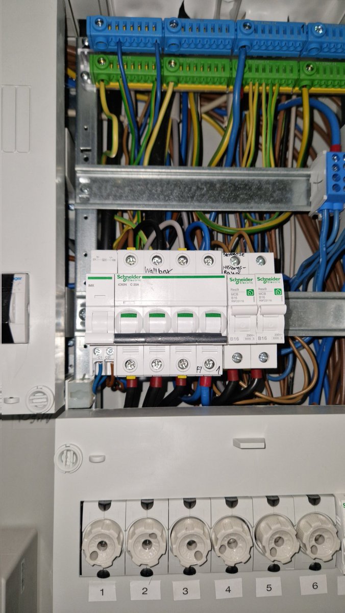 Electrotobo's tweet image. #Protectiondevices #Wallbox

Powerwire connected
