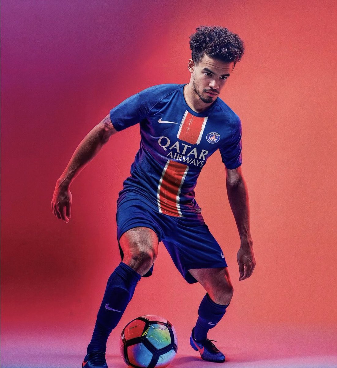 PSG’s new home shirt has dropped 🔵🔴