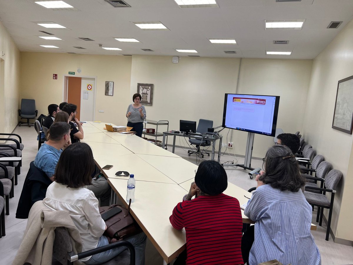 redifub's tweet photo. 📚El pasado miércoles, dia 8 de mayo, la sesión del #LaboratoriDeRecerca del proyecto se hizo en el Archivo de la Corona de Aragón, @ArchivosEst. 
En esta ocasión, se habló sobre documentación producida por síndicos y embajadores de los territorios de la Corona. https://t.co/KPshQlqQVg