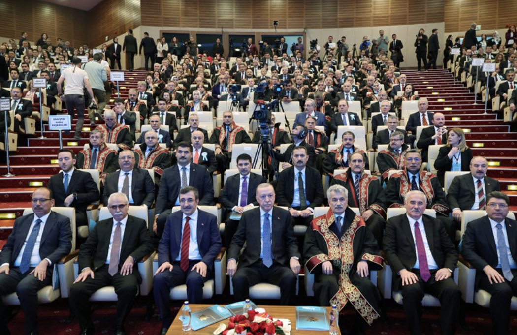 Vali Vasip Şahin Cumhurbaşkanımız Sayın Recep Tayyip Erdoğan’ın Teşrifleriyle, Danıştay Konferans Salonunda gerçekleştirilen İdari Yargı Günü ve Danıştayın 156'ncı Kuruluş Yıl Dönümü Törenine katıldı.