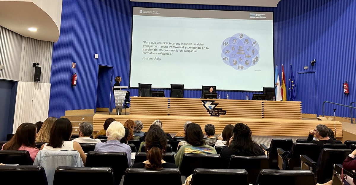 10º Encuentro de #lecturafácil, Santiago de Compostela. Assumpta Carbonell, técnica del Servicio de bibliotecas de la Generalitat de Cataluña nos habla de las bibliotecas inclusivas. @Lectfacil #EncuentroLecturaFácil