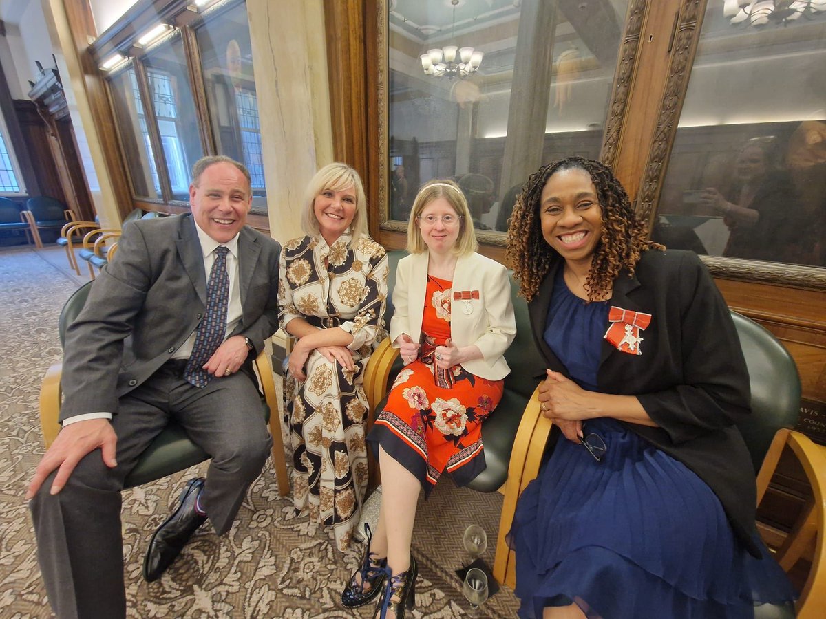 Jen had a lovely eveningwith Donna & Julie at a celebration for Kings Honours recipients from Lancashire. She was thrilled to meet High Sheriff of Lancashire Helen Bingley OBE, Chairman of @LancashireCC Alan Cullens & Carolene Sargeant MBE and Russell Sargeant from @ukadance