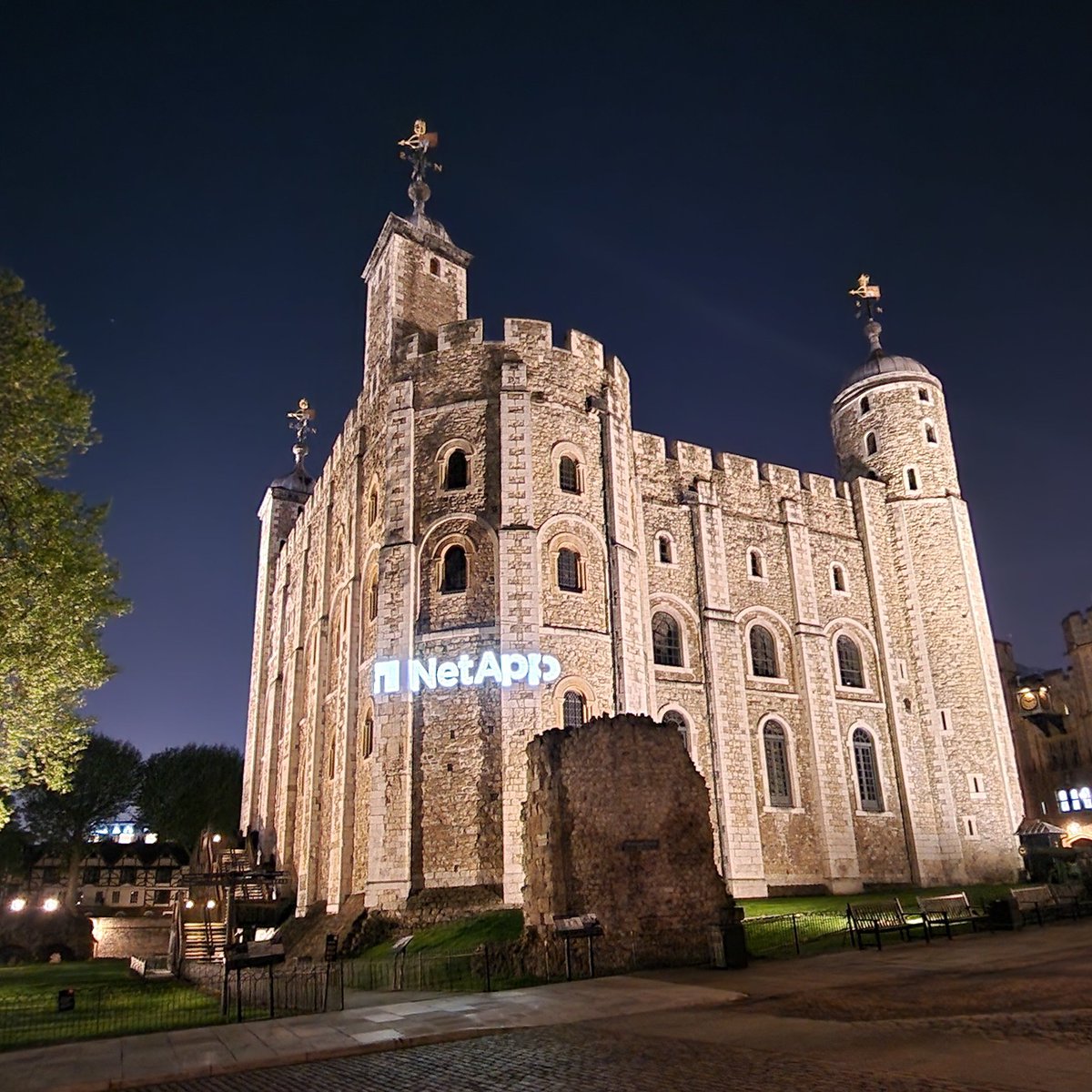 dbtechone's tweet image. Had an amazing evening at the @NetApp Partner Awards at the Tower of London. @softcat won three awards including Prestige Partner of the Year. #NetApp #netappateam #datadriven #netapppartners