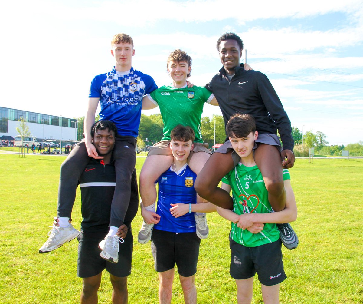 The Sun is out!!! Huge excitement here in @colaiste as our annual sports day kicks off! 3 Legged Races, egg n spoon, 100m sprints, topped off with Bouncy Castles & Ice Cream..@LCETBSchools @ilovelimerick @ETBIreland @CroomCDA