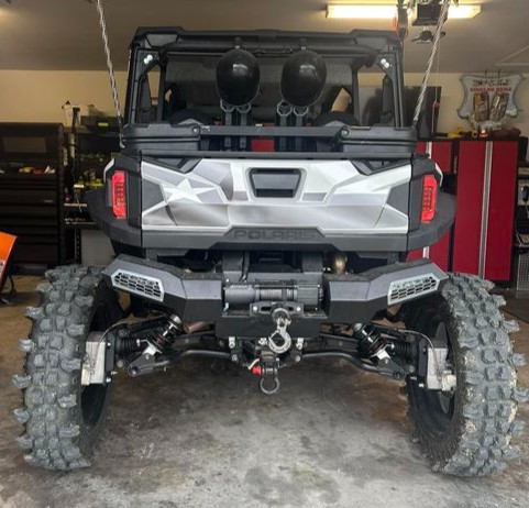 BIG shout out to Jason Rodarte for showing off our General Rear Bumper🤝🏼

#POLARIS #GENERAL #REARBUMPER #THANKSFORTHUMPIN