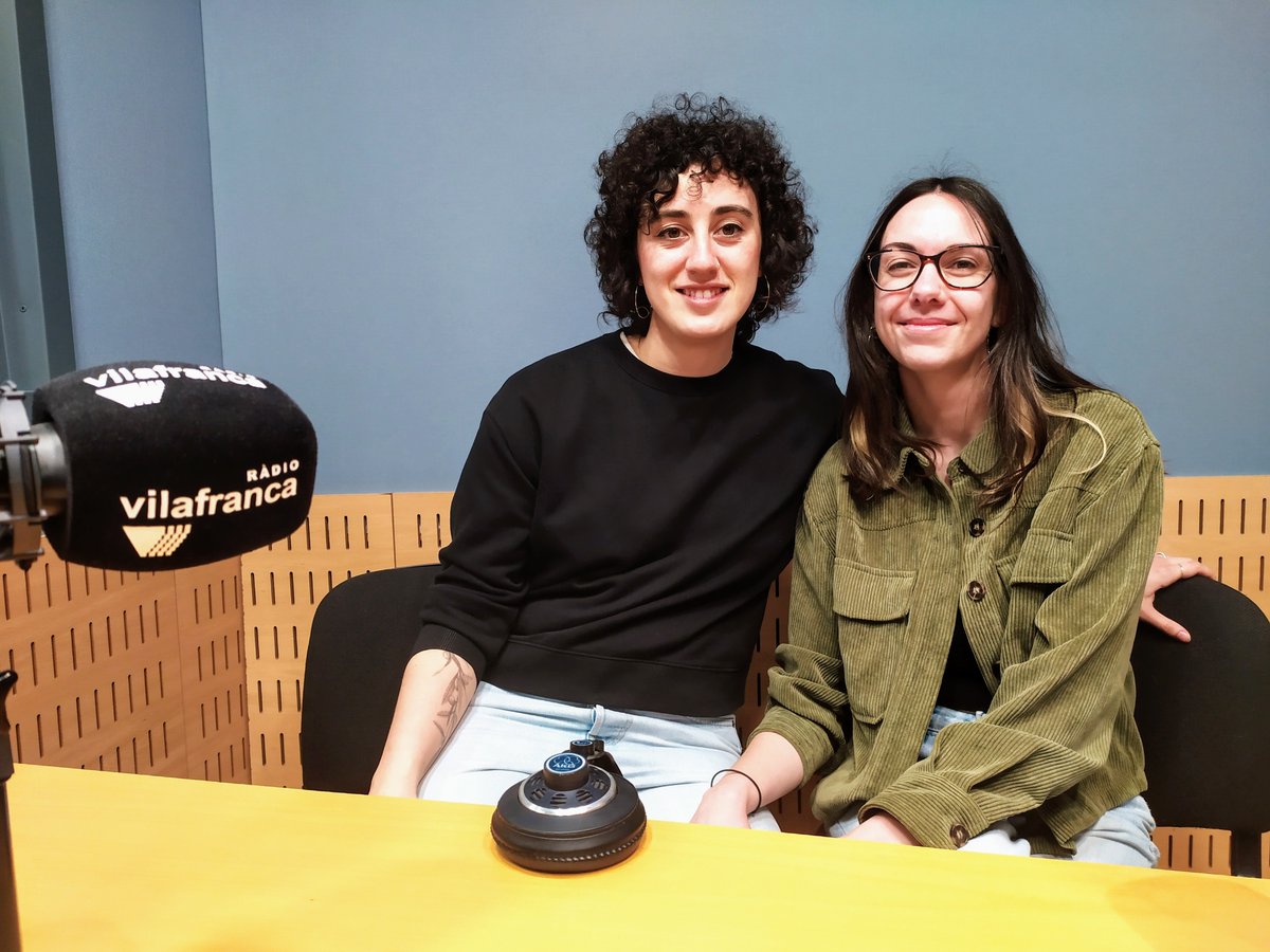 penedesenxarxa's tweet photo. Avui al @penedesenxarxa hem convidat a  @Criszunk i @joana_sadurni a presentar-nos el FIRART 2⃣0⃣2⃣4⃣  que se celebrarà per @fmvilafranca 
🎨Els artistes interessats poden enviar el seu portafoli fins el 1⃣9⃣ de maig.  N'escolliran 40! 
▶️https://t.co/CDIpyATU8Y https://t.co/c4nR3FOj3Y