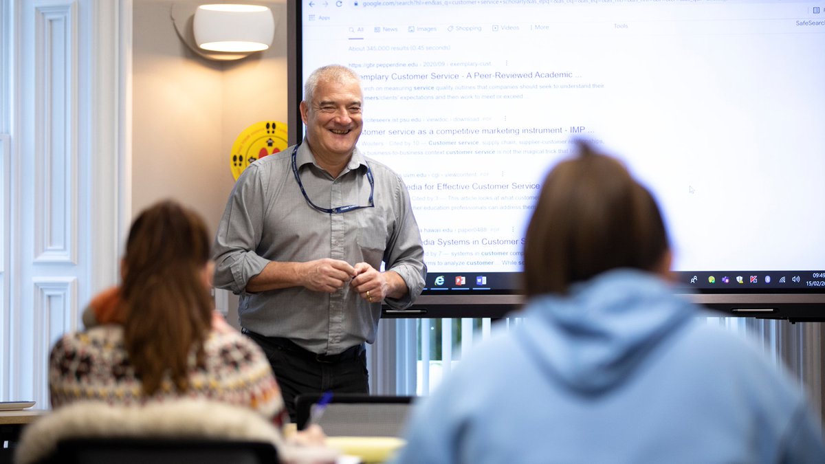 Mae Coleg Gŵyr Abertawe yn ymrwymedig i ddarparu atebion hyfforddi wedi’u teilwra i fusnesau ledled Cymru. Gyda ffocws ar uwchsgilio gweithluoedd a datblygu cyfleoedd i dyfu, mae gennym nifer o gyrsiau sy’n dechrau ar ddiwedd mis Mai. 📈 🔗 bit.ly/44Aw6rX