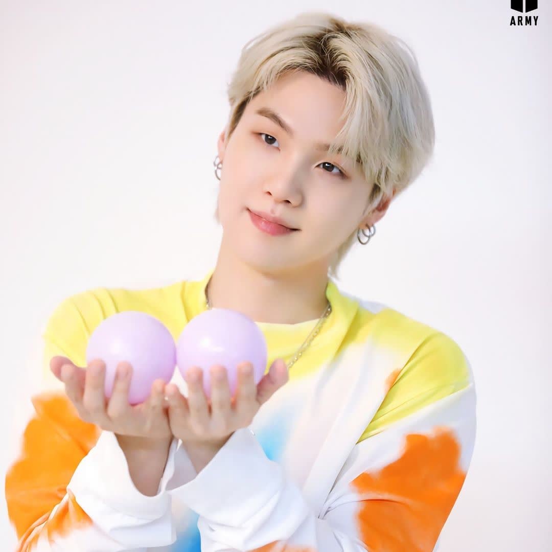 به یونگی رأی بده
ریپ+ریت کن آرمی🔥
i vote for #AgustD as #ArtistaAsiatico at #SECAwards 2024