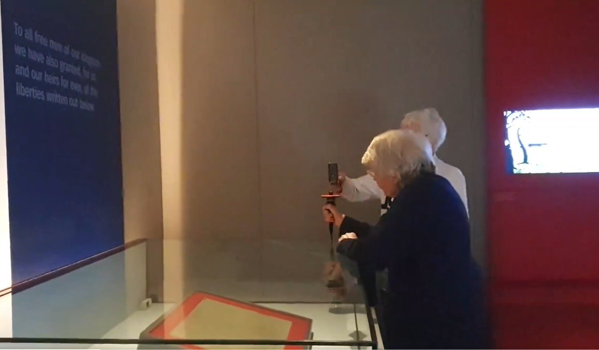 🤔I guess it could have been worse!

It was only a couple of grannies from #JustStopOil trying to smash the #MagnaCarta display and not a couple of loonies attacking people in the #BritishLibrary with hammers.

🤦‍♂️ #FullofTwitt 🙄