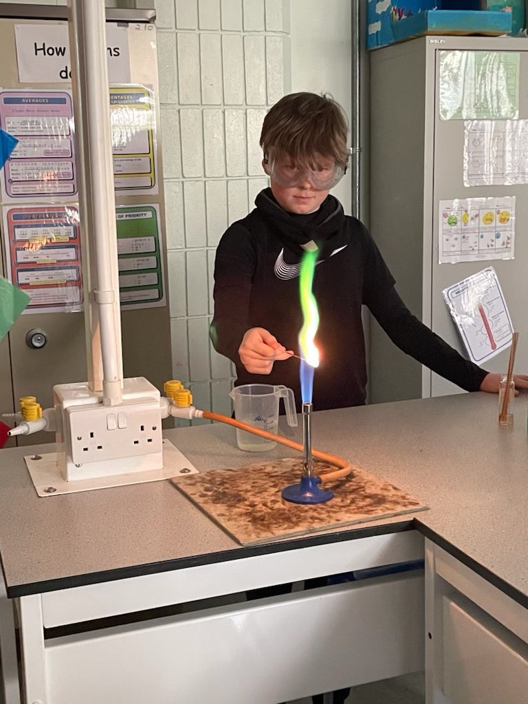 These P7 boys really enjoyed some time in the Science lab at Inveralmond today 🔥🥼#FutureScientists