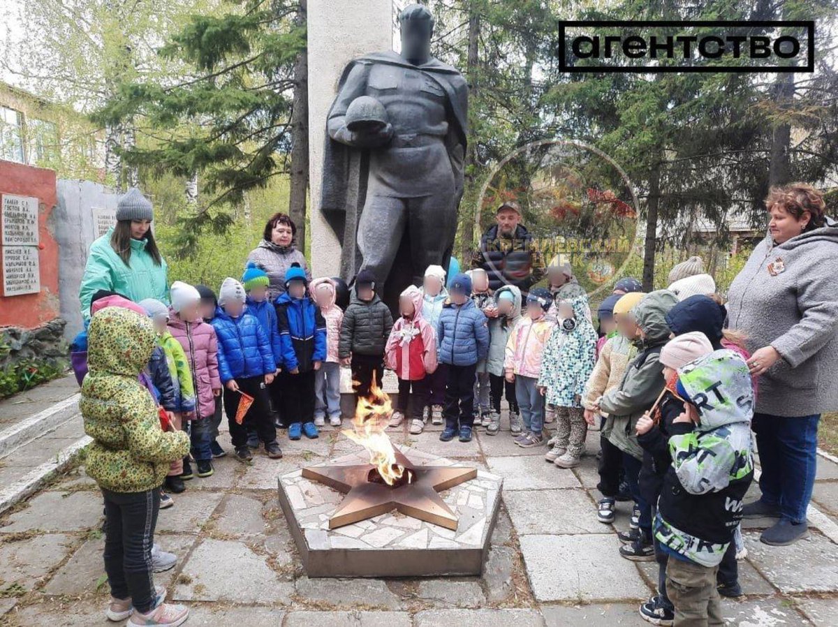 🇺🇦🇷🇺 #UkraineRussiaWar

Another #Russian heroe

In the Chelyabinsk region, kindergarten No. 8 held a matinée for #VictoryDay 

They were given a “hero” to clearly show their “pride for the homeland,” but the patriot turned out to be a murderer with a criminal record. #russia