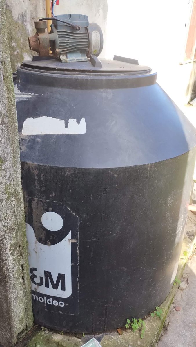 Vendo tanque de 500 litros y bomba elevadora.