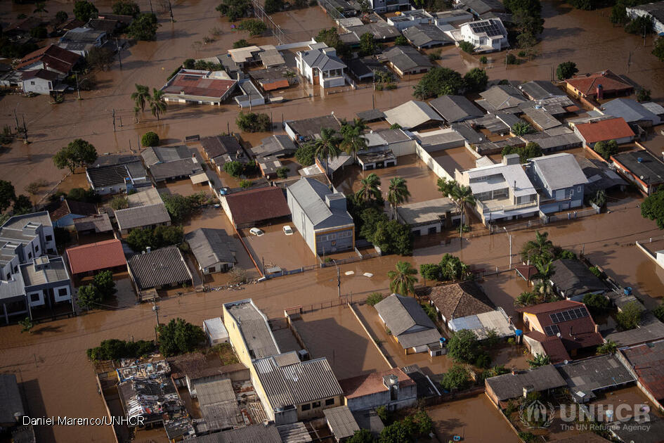 A devastating flood has hit Rio Grande do Sul in Brazil impacting more than 1 million people, of which 41,000 had already been forced to flee. UNHCR is working with local authorities and civil society to respond to this climate emergency. unh.cr/663d2d8d0