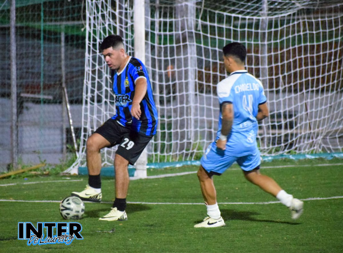 interdelaurelty's tweet image. 🔰 Ze złego na gorsze 🇵🇱!!

Por la categoría A de la @ligadetuiteros_ el Nerazzurri sigue sin levantar vuelo y en esta ocasión perdió 4-1 ante Napoli, en partido correspondiente a la quinta fecha del Torneo Apertura 2024.

Carlos "Franci" Giménez ⚽️

#vamosinter🔵⚫️💪