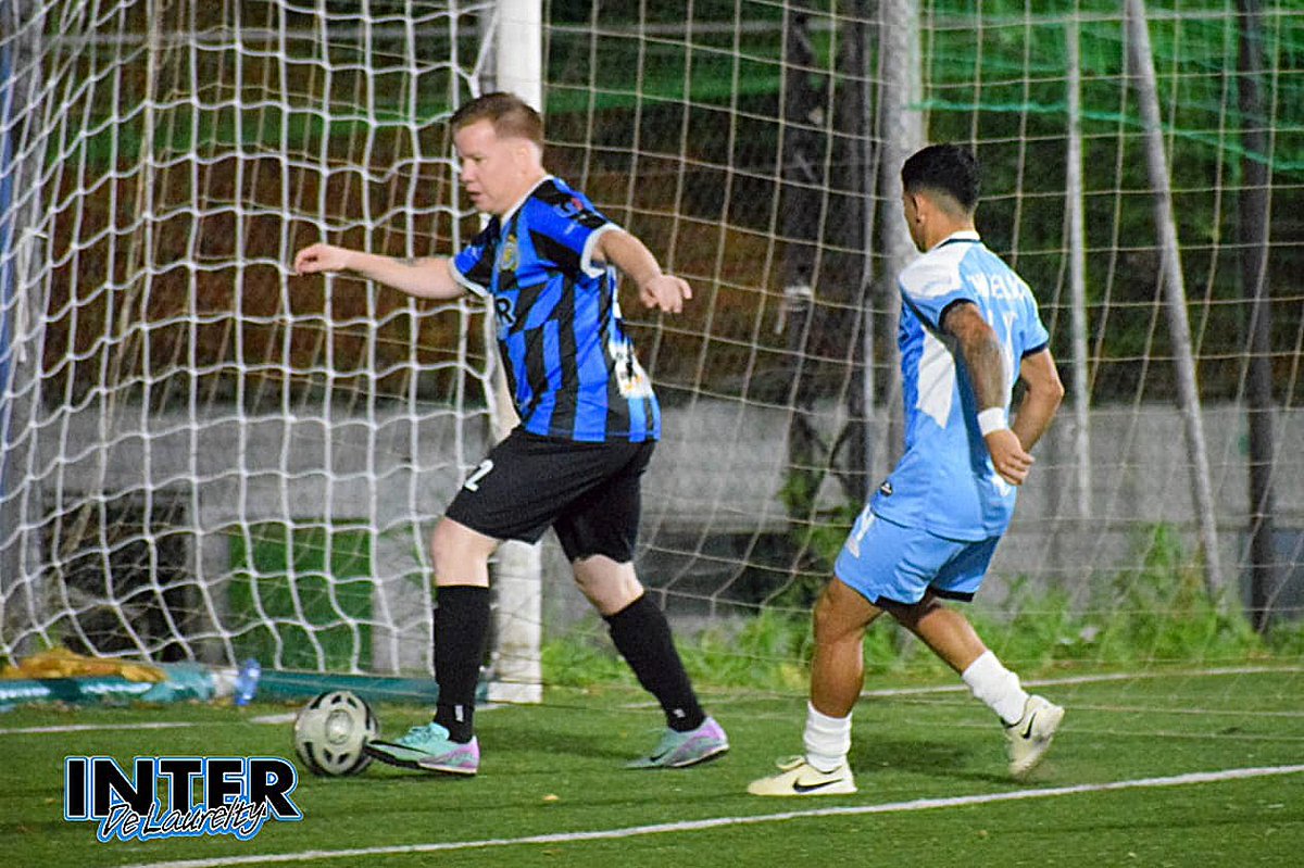 interdelaurelty's tweet image. 🔰 Ze złego na gorsze 🇵🇱!!

Por la categoría A de la @ligadetuiteros_ el Nerazzurri sigue sin levantar vuelo y en esta ocasión perdió 4-1 ante Napoli, en partido correspondiente a la quinta fecha del Torneo Apertura 2024.

Carlos "Franci" Giménez ⚽️

#vamosinter🔵⚫️💪